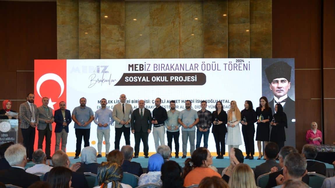 MEBİZ İz Bırakanlar Ödül Töreni 'nde Ödülümüzü Aldık